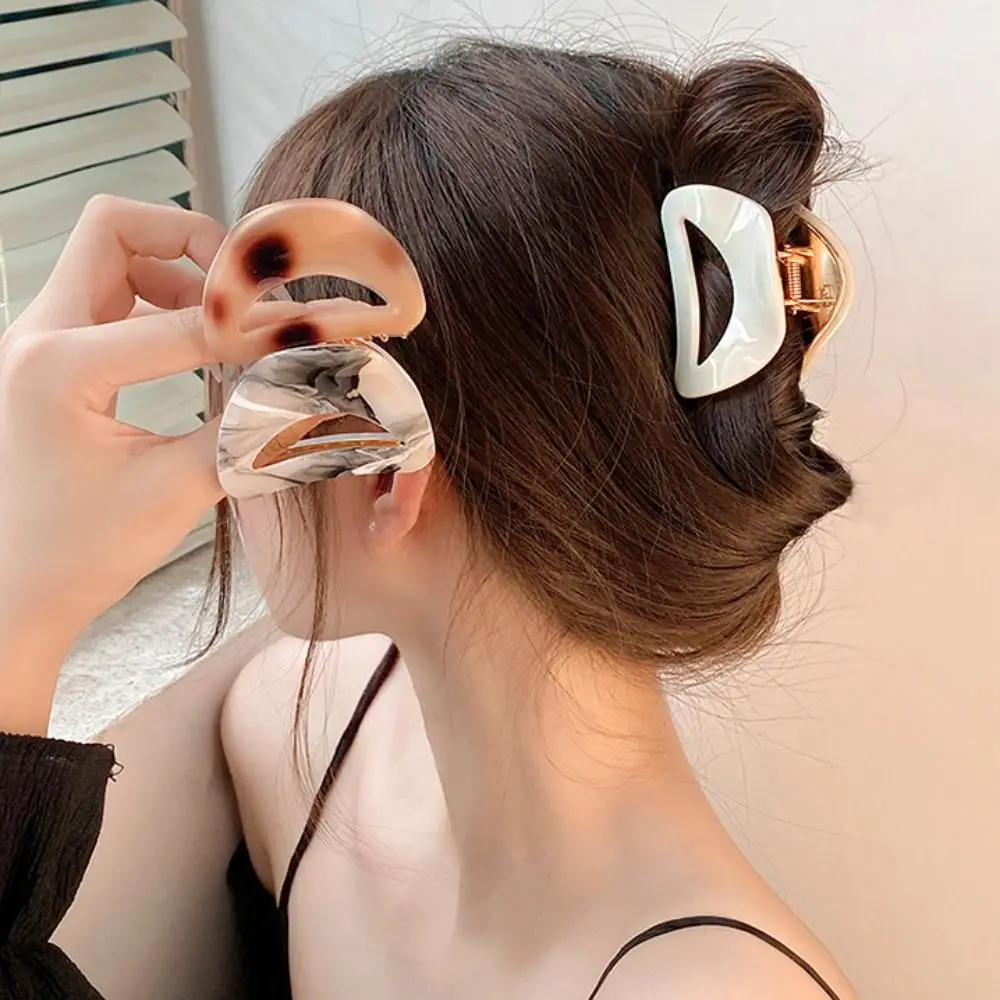 Elliptic Mini Hair Claw Hair Grab Clip High Ponytail Clip Acetate Hair Clips Hollow Out Leopard Pattern Acetic Acid Barrettes
Elliptic Mini Hair Claw Hair Grab Clip High Ponytail Clip Acetate Hair Clips Hollow Out Leopard Pattern Acetic Acid Barrettes