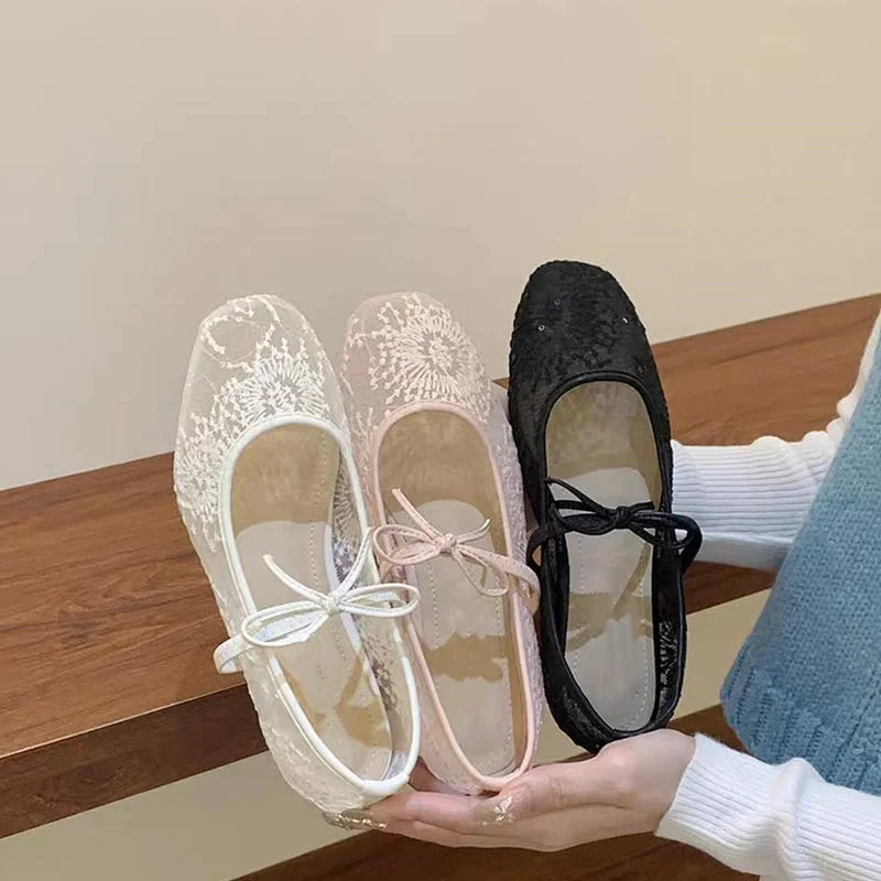 Women's Sheer Mesh Floral Embroidery Mary Jane Flats Round Toe Tiny Bow Strap Ballet Shoes Soft Lightweight Breathable Footwear
Women's Sheer Mesh Floral Embroidery Mary Jane Flats Round Toe Tiny Bow Strap Ballet Shoes Soft Lightweight Breathable Footwear
