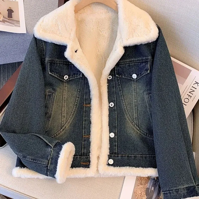 Winter Thicken Denim Jacket Women Lamb Wool Outwear Female Loose Casual Warm Coat Lady Lamb Fur Jacket With integrated fur
Winter Thicken Denim Jacket Women Lamb Wool Outwear Female Loose Casual Warm Coat Lady Lamb Fur Jacket With integrated fur