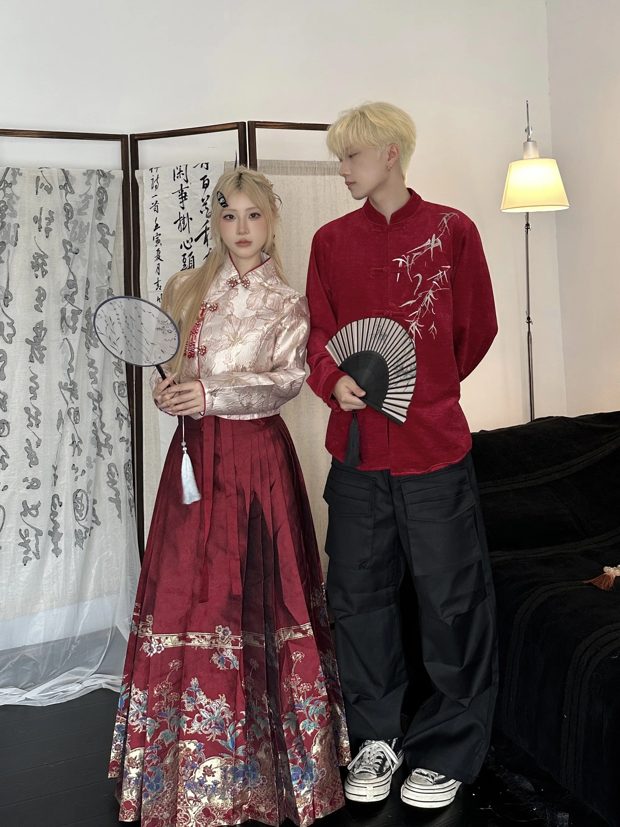 New Chinese Style High-End Renovated Hanfu Couple's Outfit Long Sleeve Embroidered Shirt Engagement Certificate Wedding Dress...
New Chinese Style High-End Renovated Hanfu Couple's Outfit Long Sleeve Embroidered Shirt Engagement Certificate Wedding Dress...