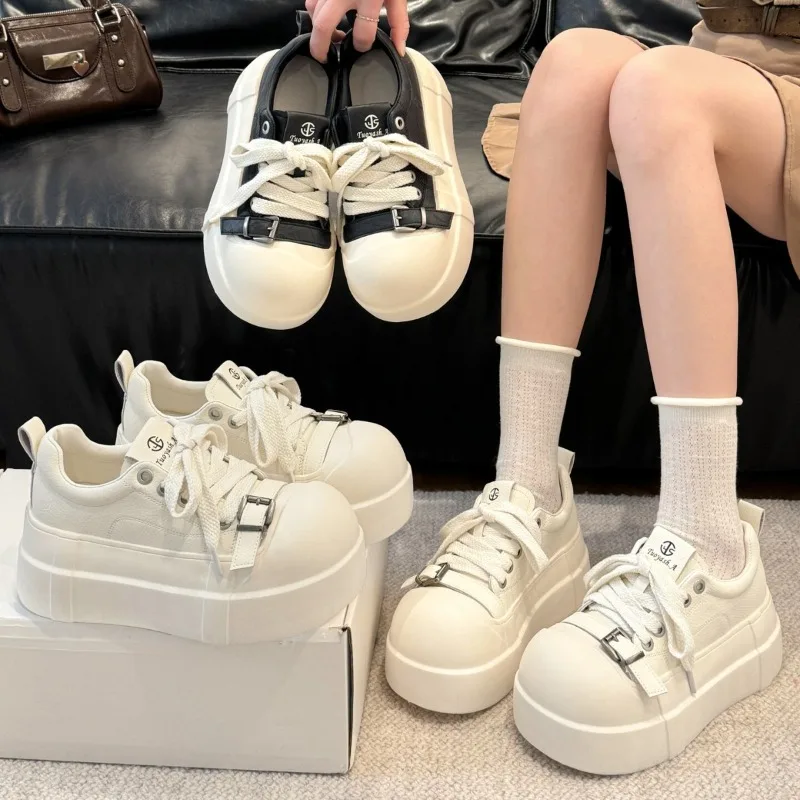 Women's Platform Skate Shoes Microfiber Upper Round Toe Chunky Sole Buckle Decor Casual Daily Commute White Shoes Spring 2026
Women's Platform Skate Shoes Microfiber Upper Round Toe Chunky Sole Buckle Decor Casual Daily Commute White Shoes Spring 2026