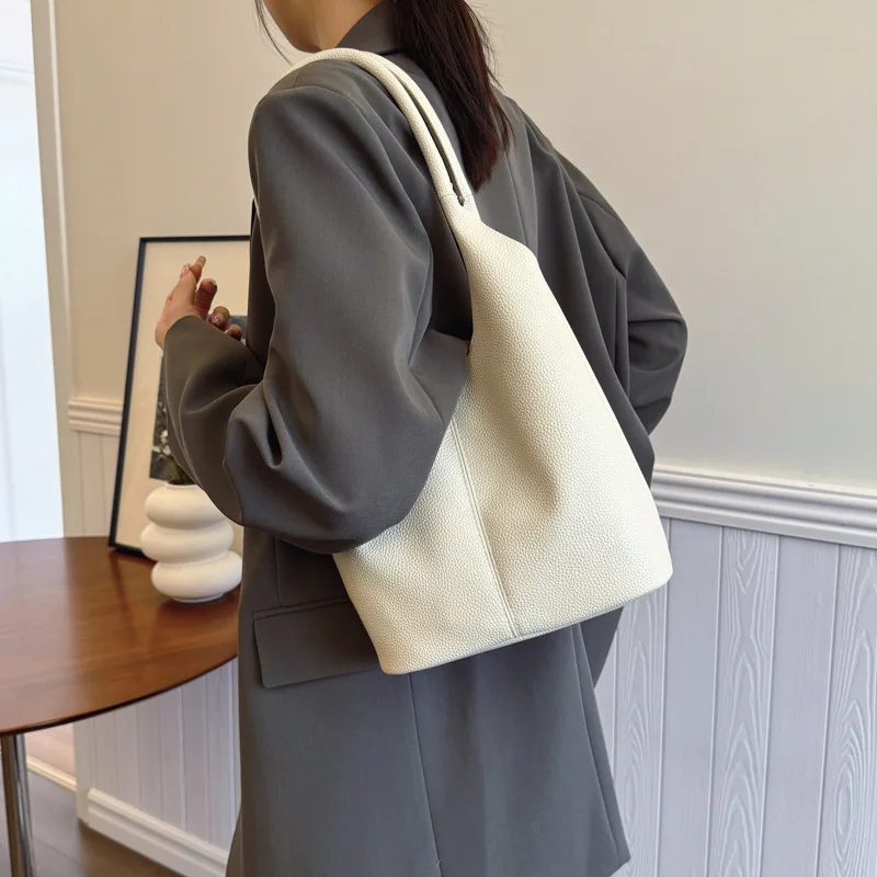 Cute Style Large Capacity Solid Color Casual Fashion 2024 Simple Commuting Handheld Crossbody Bag, Women's Shoulder Bag
Cute Style Large Capacity Solid Color Casual Fashion 2024 Simple Commuting Handheld Crossbody Bag, Women's Shoulder Bag