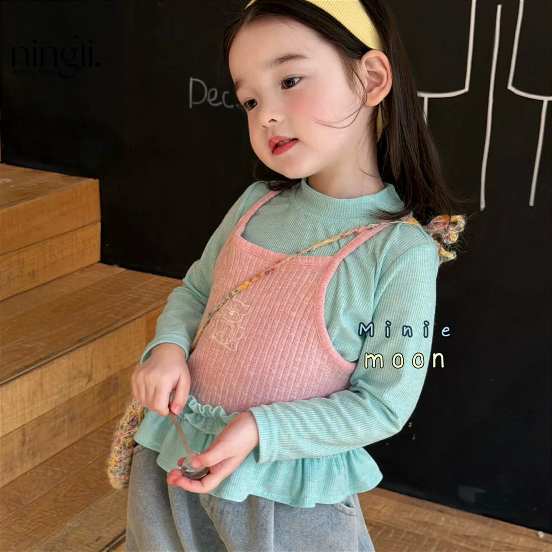 Children's Clothing 2026 Spring New Item Girls' and Children's Korean Version Cute Little Bear Suspender Fake Two-piece T-shirt
Children's Clothing 2026 Spring New Item Girls' and Children's Korean Version Cute Little Bear Suspender Fake Two-piece T-shirt