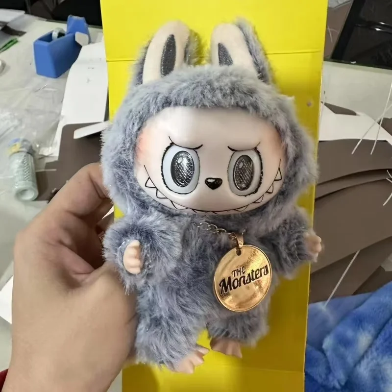 2025 New The Monster Labubu Kawaii Comic Sketch Grey Zimomo Blind Box Anime Action Figure Change Doll Children Birthday Gift Toy
2025 New The Monster Labubu Kawaii Comic Sketch Grey Zimomo Blind Box Anime Action Figure Change Doll Children Birthday Gift Toy