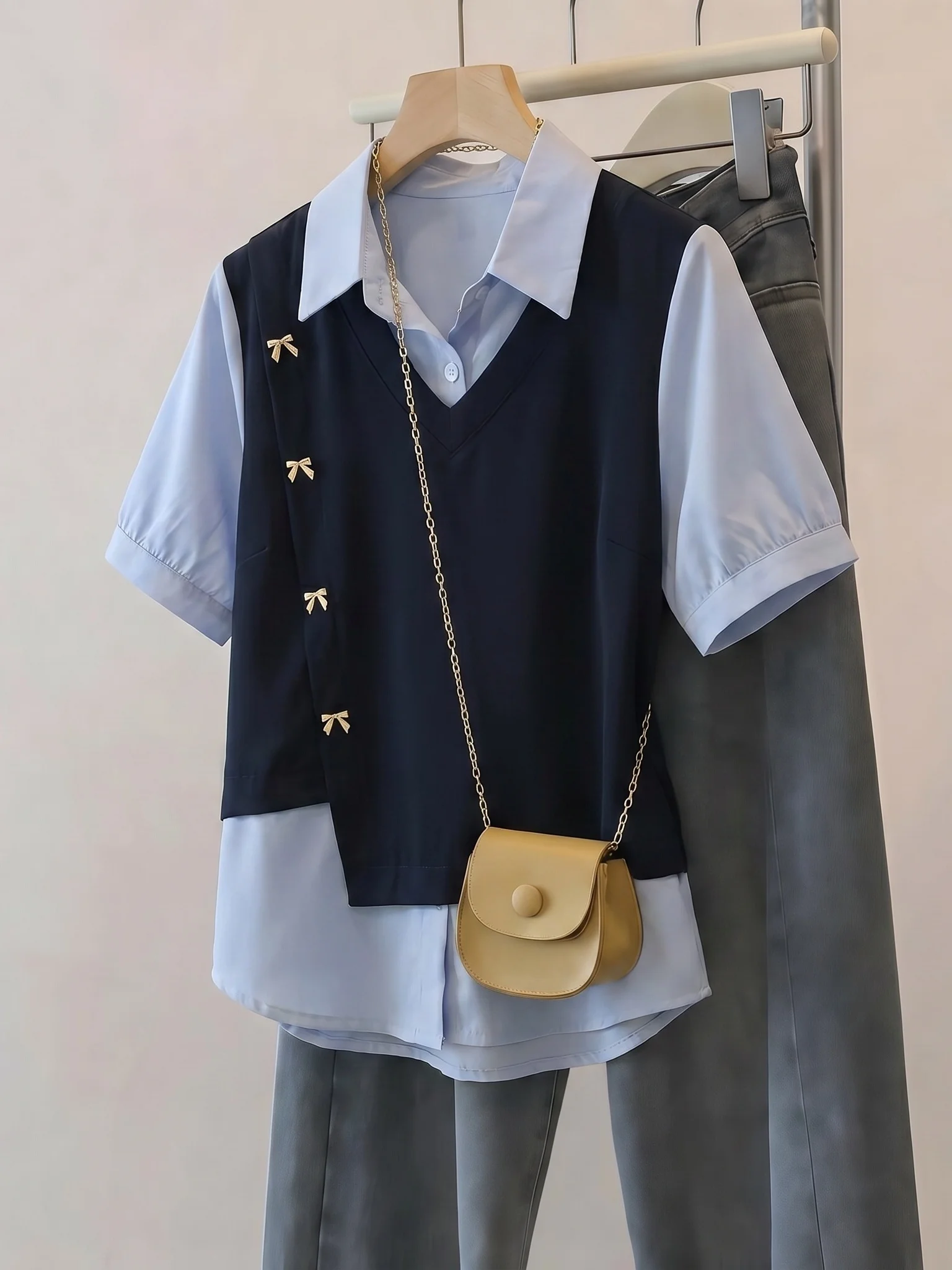 Elegant Blue Short Sleeve Shirt Women's plus Size Irregular Shoulder Line Commute Style Korean Version Summer New Arrival
Elegant Blue Short Sleeve Shirt Women's plus Size Irregular Shoulder Line Commute Style Korean Version Summer New Arrival
