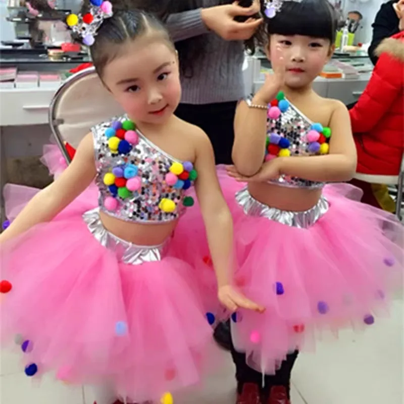 Children's Performance Clothing for Children's Day New Jazz Dance Sequins Girls' Kindergarten Dance Clothing Fluffy Gauze Skirt
Children's Performance Clothing for Children's Day New Jazz Dance Sequins Girls' Kindergarten Dance Clothing Fluffy Gauze Skirt