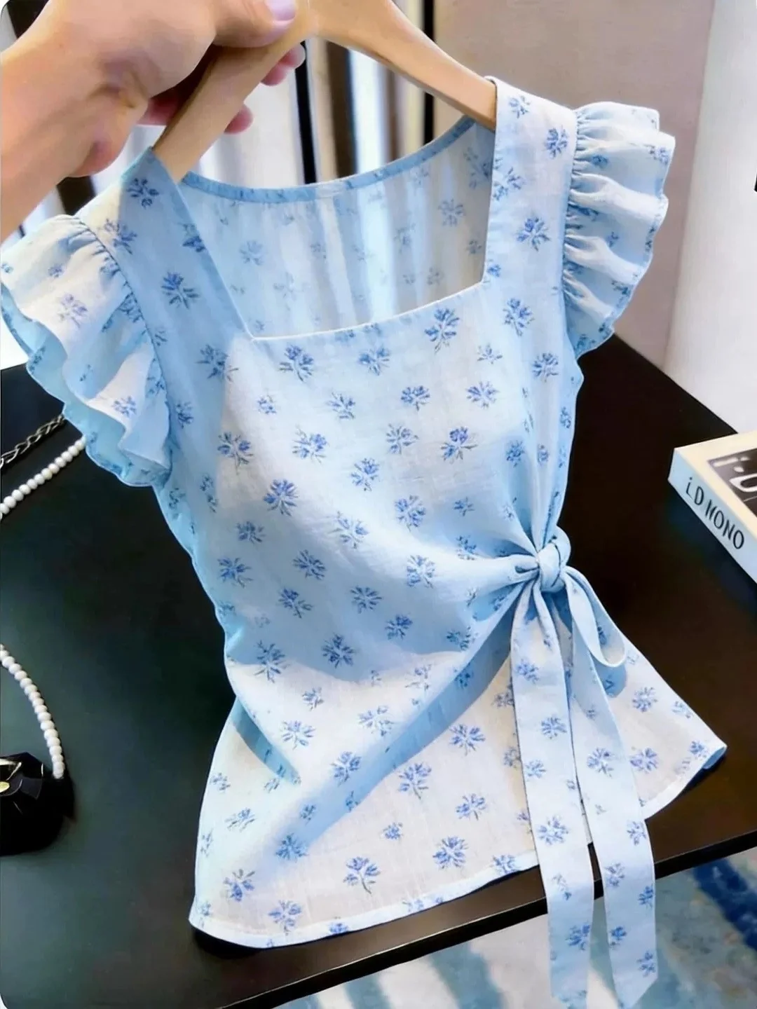 Elegant Floral Print Shirt with Tie Waist And Puff Sleeves Korean Style Straight Cut Women's Top Age Defying Design Trendy Su...
Elegant Floral Print Shirt with Tie Waist And Puff Sleeves Korean Style Straight Cut Women's Top Age Defying Design Trendy Su...
