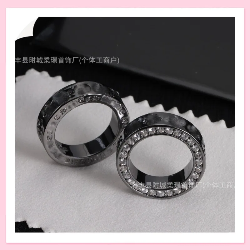 New Ring Rhinestone Versatile Couple Ring Temperament Trendy Personality Seiko Ring Sub-size Ring Batch
New Ring Rhinestone Versatile Couple Ring Temperament Trendy Personality Seiko Ring Sub-size Ring Batch