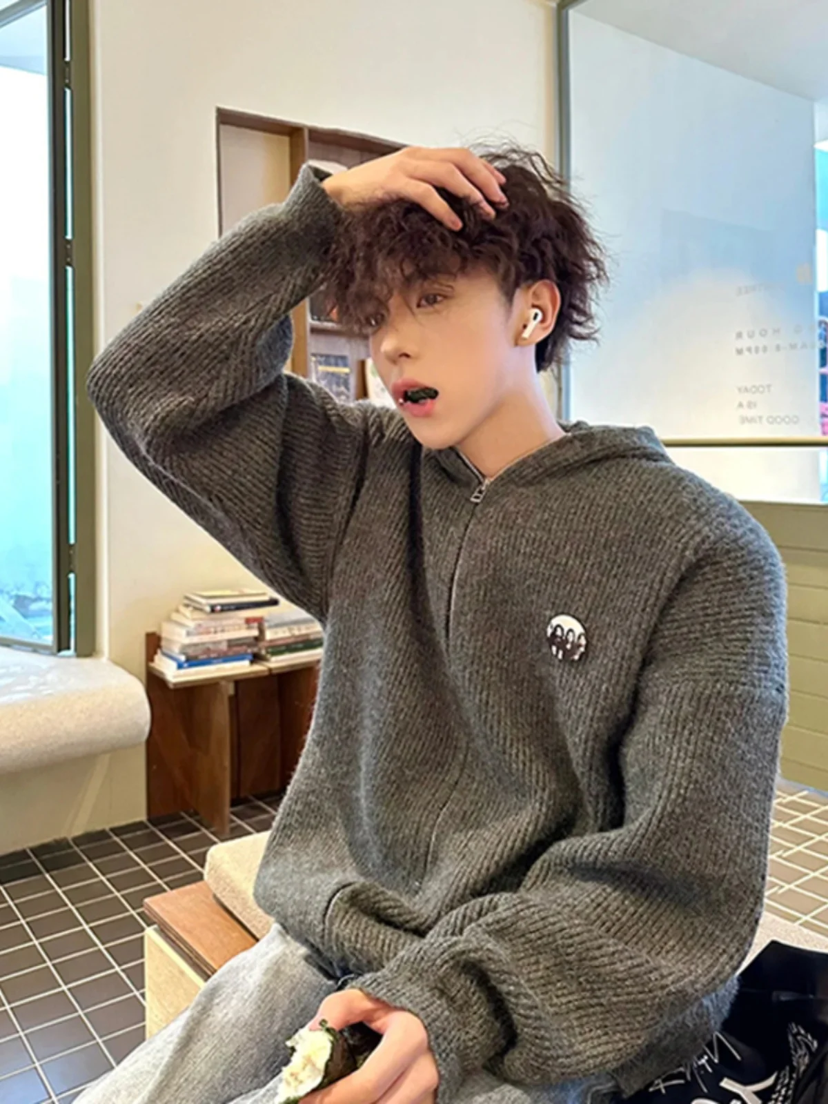 Cleanfit Knitted Cardigan Jacket Men's Thickened Lazy Style High-End Feeling Autumn Winter Ootd Matching Hoodie Casual Loose Fit
Cleanfit Knitted Cardigan Jacket Men's Thickened Lazy Style High-End Feeling Autumn Winter Ootd Matching Hoodie Casual Loose Fit