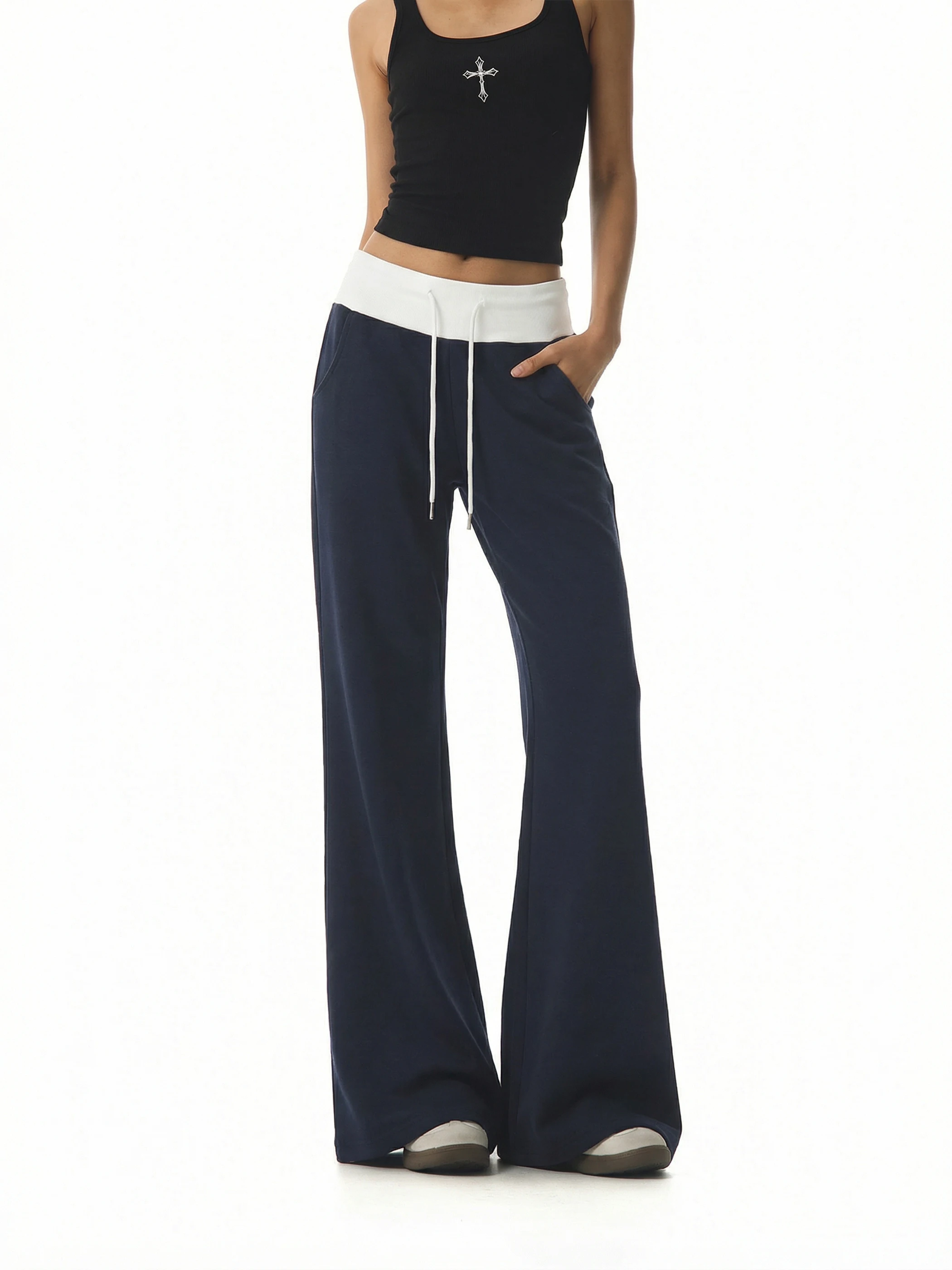 Slimming Effect American Retro Sport Micro Flared Pants Women Color Block Waist Head Casual Trousers Long Trousers
Slimming Effect American Retro Sport Micro Flared Pants Women Color Block Waist Head Casual Trousers Long Trousers