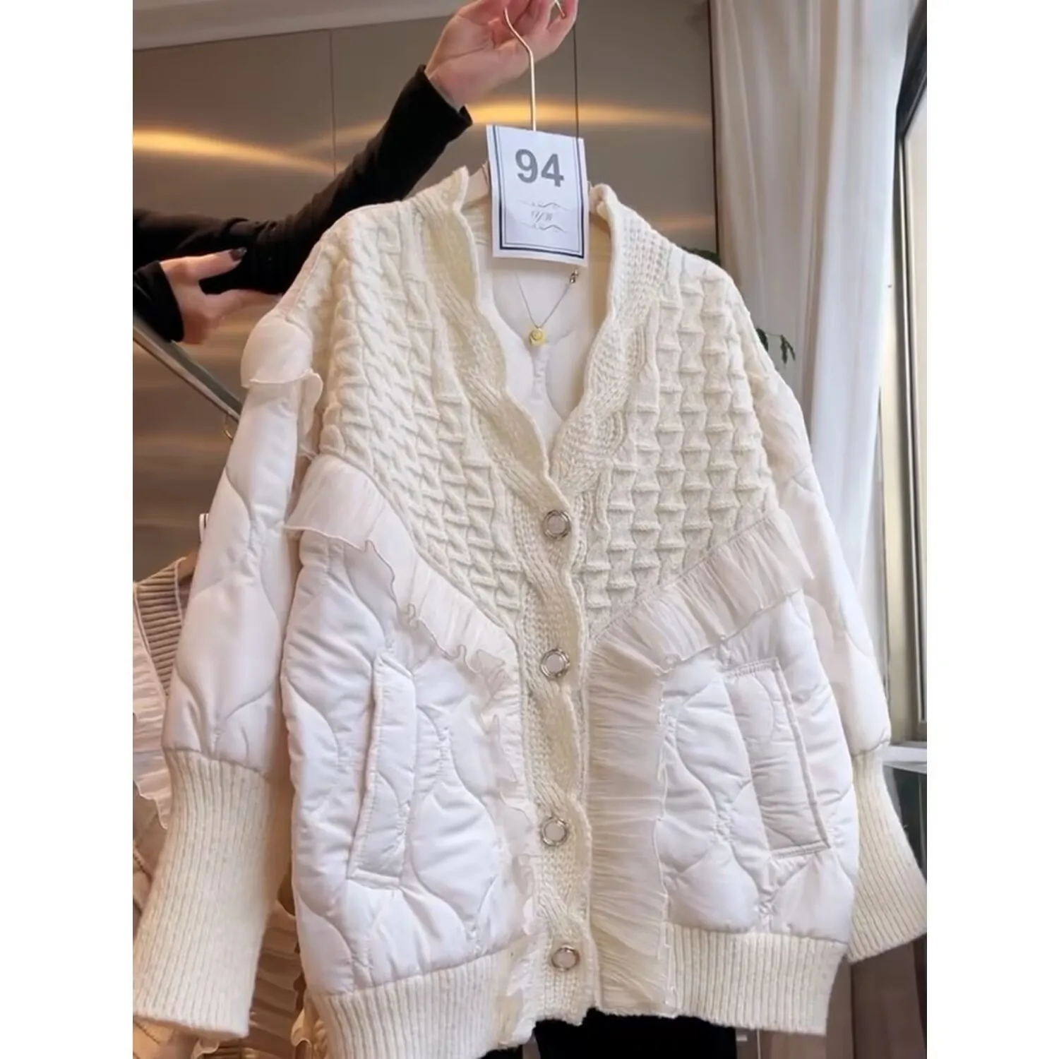 Женское хлопковое пальто с v-образным вырезом, кружевной лоскутный свитер, зимний
Женское хлопковое пальто с v-образным вырезом, кружевной лоскутный свитер, зимний