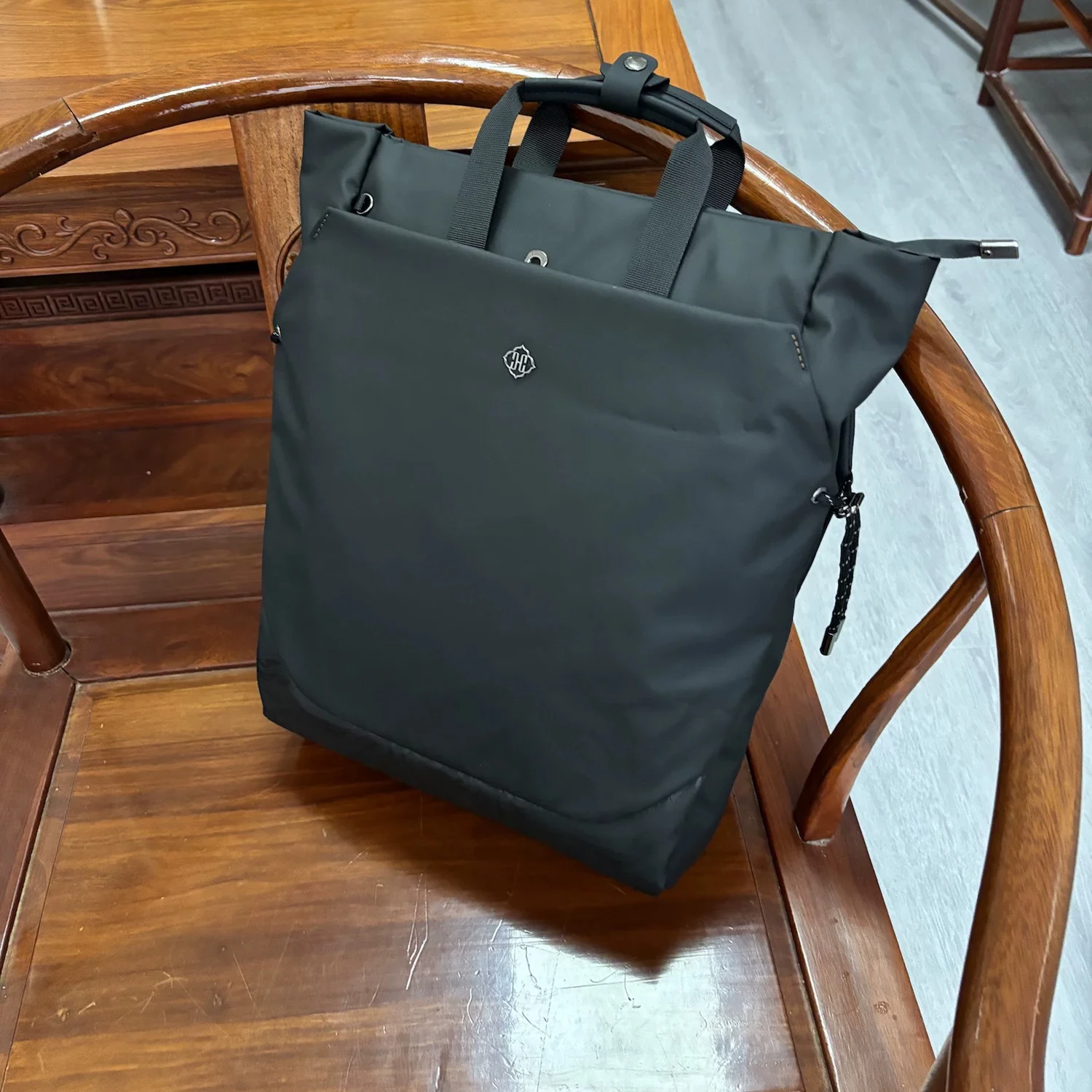 Men's Dual-purpose Fashion Backpack, Large-capacity Handheld Laptop Bag, Casual Travel Business Commute Backpack
Men's Dual-purpose Fashion Backpack, Large-capacity Handheld Laptop Bag, Casual Travel Business Commute Backpack