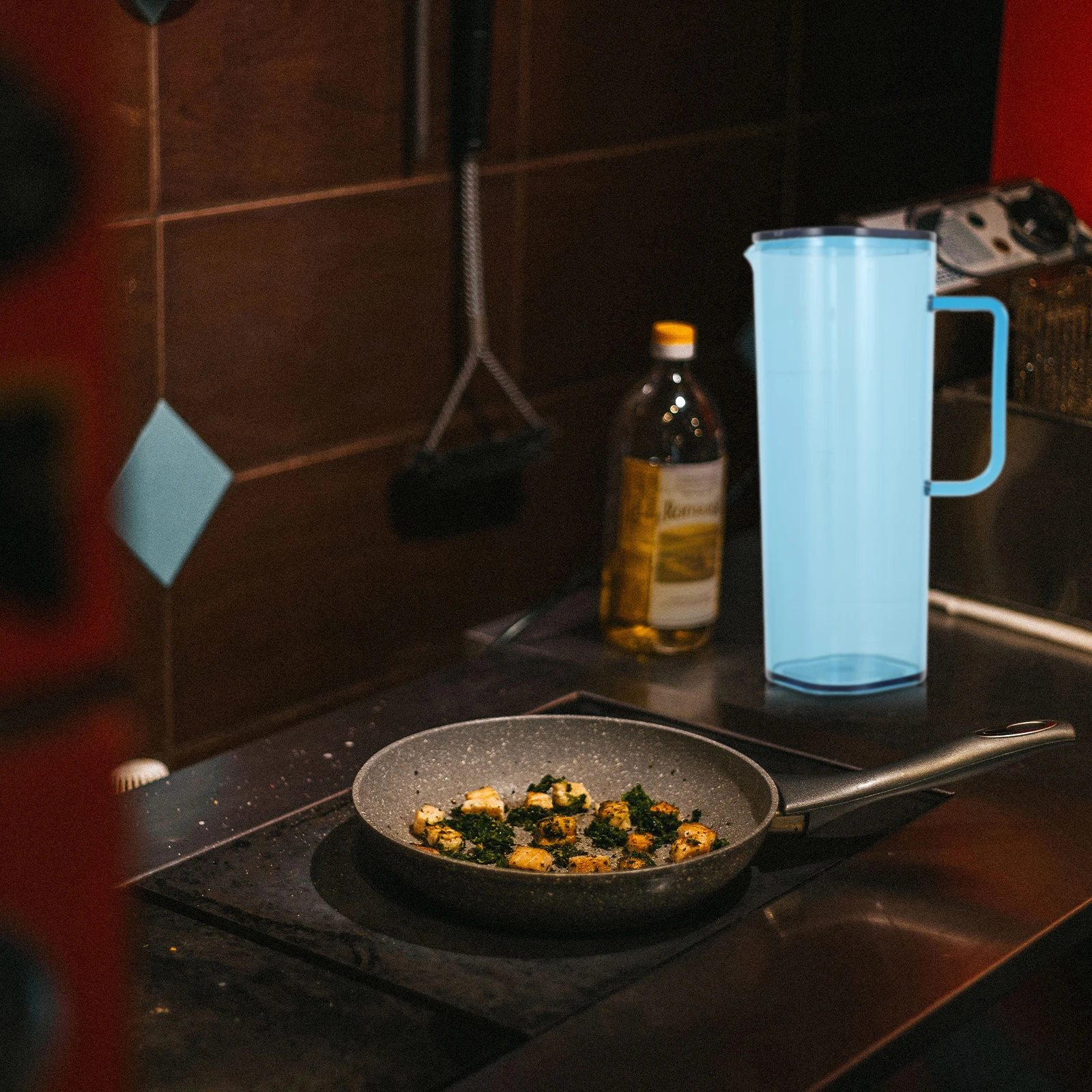1200ML Water Pitcher Large Capacity Cool Jug Acrylic H Heat Resistant Portable Juice Tea Container Transparent
1200ML Water Pitcher Large Capacity Cool Jug Acrylic H Heat Resistant Portable Juice Tea Container Transparent