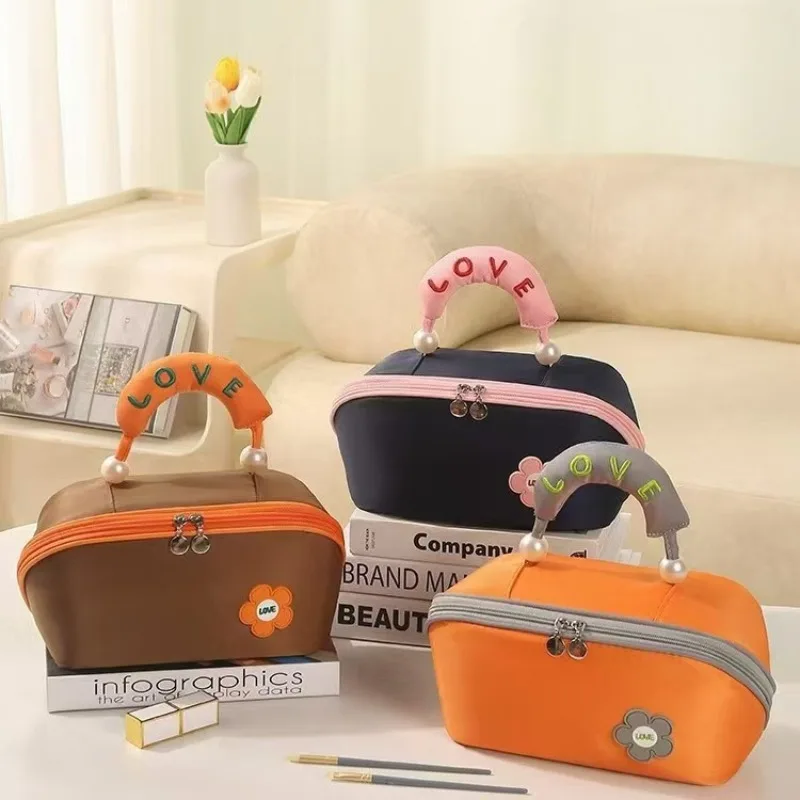 Multifunctional Toiletry Bag High-Visibility Flower Pillow Makeup Pouch Portable Large Capacity Handbag Storage Organizer Bag
Multifunctional Toiletry Bag High-Visibility Flower Pillow Makeup Pouch Portable Large Capacity Handbag Storage Organizer Bag