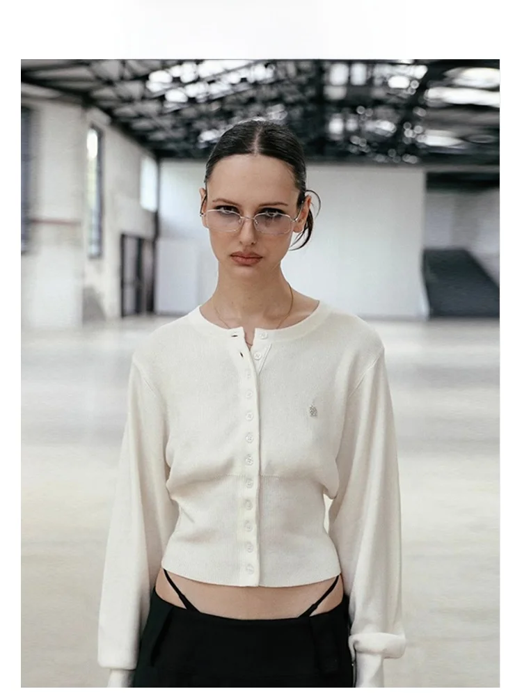 Модный белый вязаный кардиган для женщин, укороченный, теплый, для весны и осени, для повседневной носки, из смеси полиэстера и спандекса
Модный белый вязаный кардиган для женщин, укороченный, теплый, для весны и осени, для повседневной носки, из смеси полиэстера и спандекса