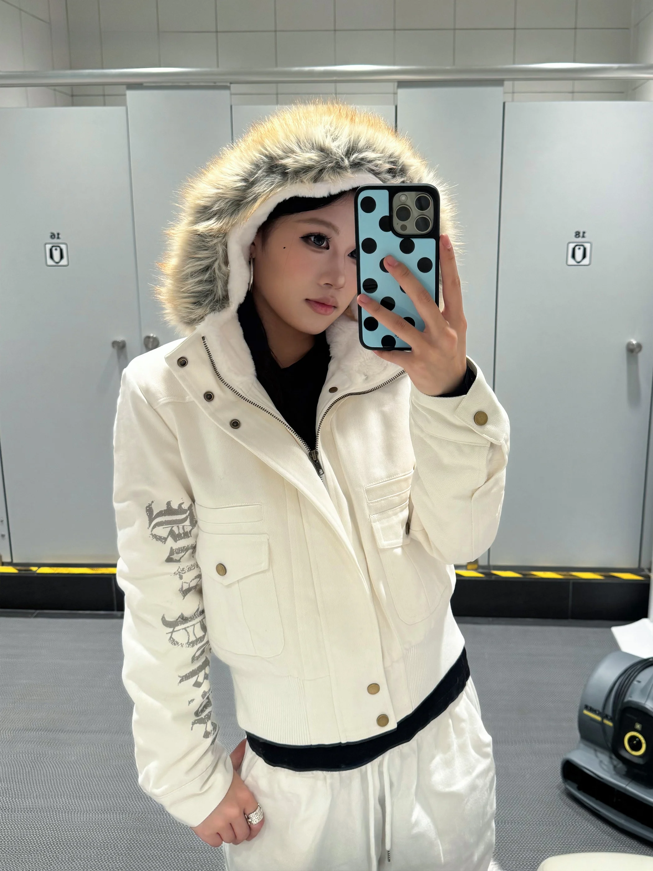 Vinmuk американское ретро Thiened воротник из искусственного меха с капюшоном Jaet женское белое пальто осень-зима теплое повседневное пальто Sle ort
Vinmuk американское ретро Thiened воротник из искусственного меха с капюшоном Jaet женское белое пальто осень-зима теплое повседневное пальто Sle ort