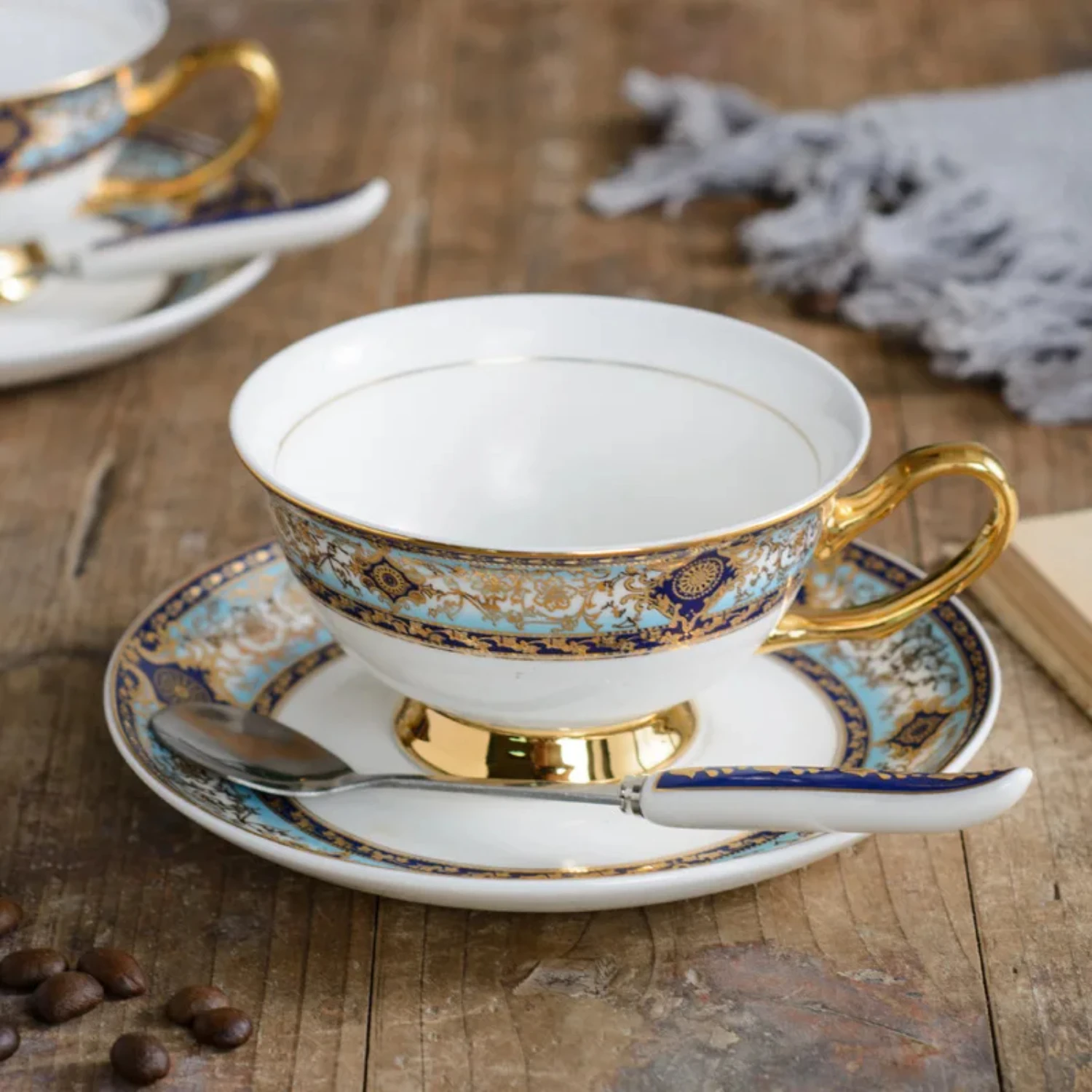 Coffee Cup Saucers British Wind Style High-Grade Bone China Coffee Cup And Saucer Retro European Afternoon Tea Cup Black Tea
Coffee Cup Saucers British Wind Style High-Grade Bone China Coffee Cup And Saucer Retro European Afternoon Tea Cup Black Tea