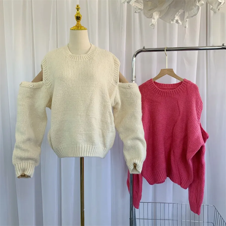 2022 New Style Design Button Loose Show Thin Off-shoulder Sweater Simple Temperament Sweater
2022 New Style Design Button Loose Show Thin Off-shoulder Sweater Simple Temperament Sweater