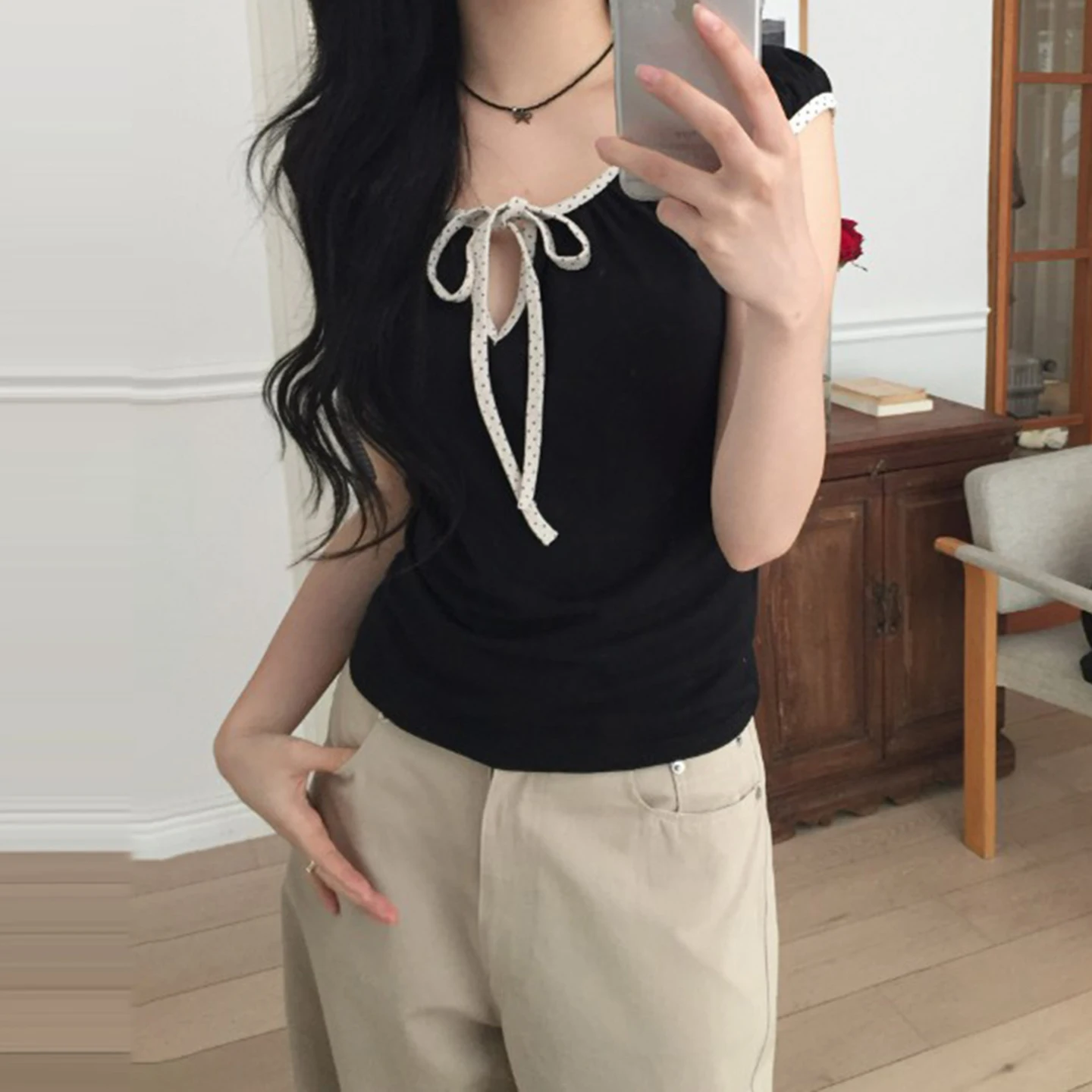 IAMHOTTY Contrast Color Polka Dot Tie-up Bow Tank Tops Korean Style Slimming Camisole Sweet Casual Basic Vest Y2K Aesthetic New
IAMHOTTY Contrast Color Polka Dot Tie-up Bow Tank Tops Korean Style Slimming Camisole Sweet Casual Basic Vest Y2K Aesthetic New