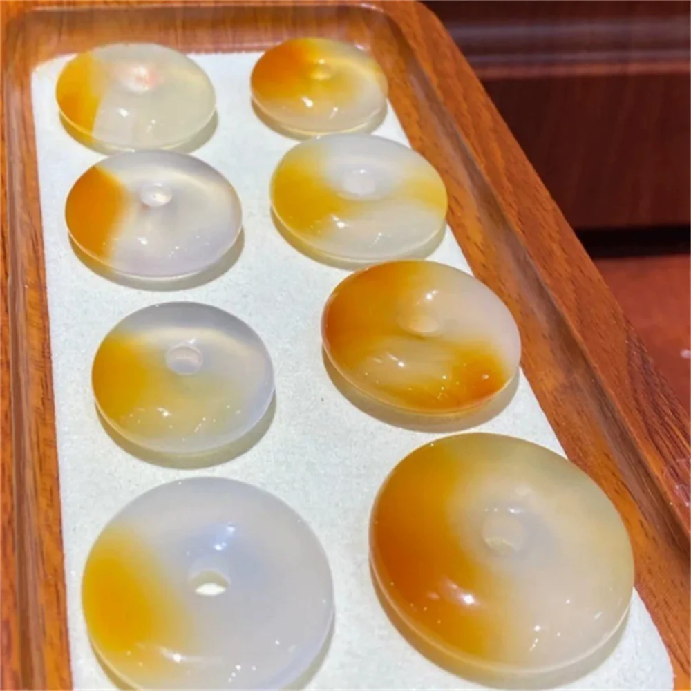 A mouthful of candy colored ice translucent jade pendant with champagne, gold agate, and auspicious jade pendant
A mouthful of candy colored ice translucent jade pendant with champagne, gold agate, and auspicious jade pendant