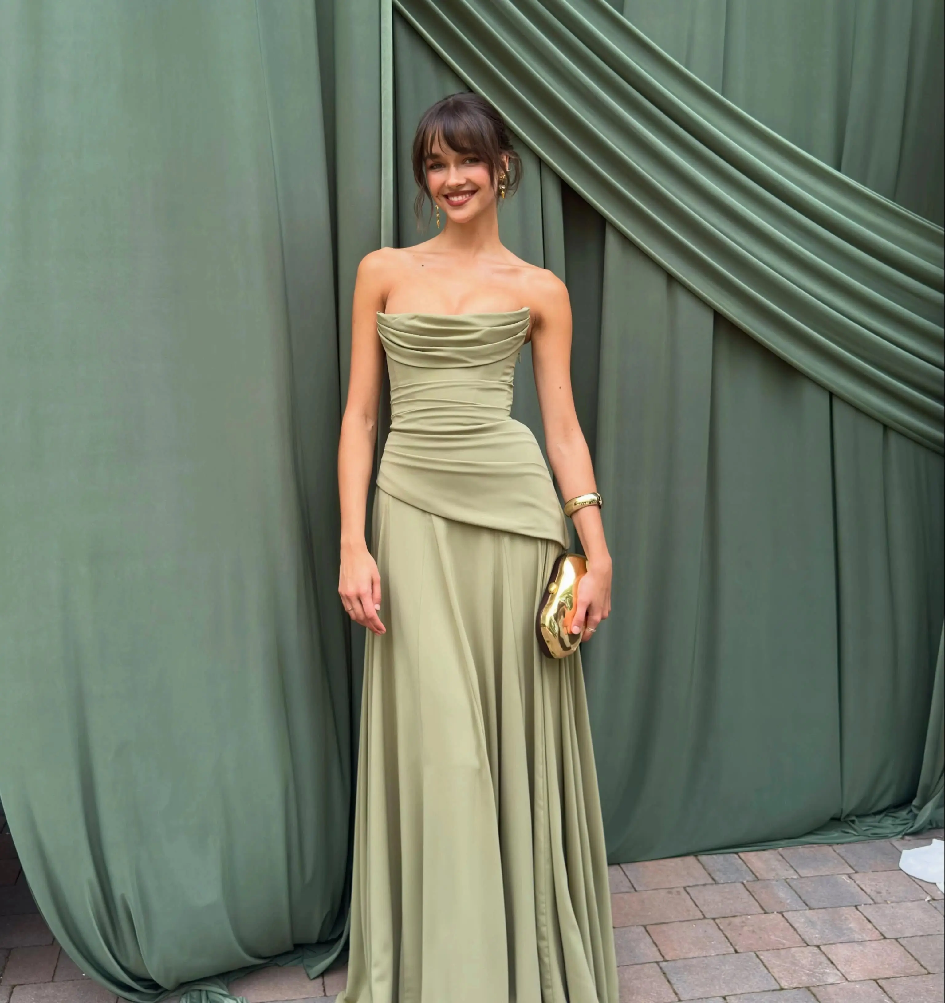 New Elegant Strapless Cowl Neck Evening Gown Simple Draped Chiffon Lace-up Back Convertible Scarf Maxi Prom Dress Wedding
New Elegant Strapless Cowl Neck Evening Gown Simple Draped Chiffon Lace-up Back Convertible Scarf Maxi Prom Dress Wedding