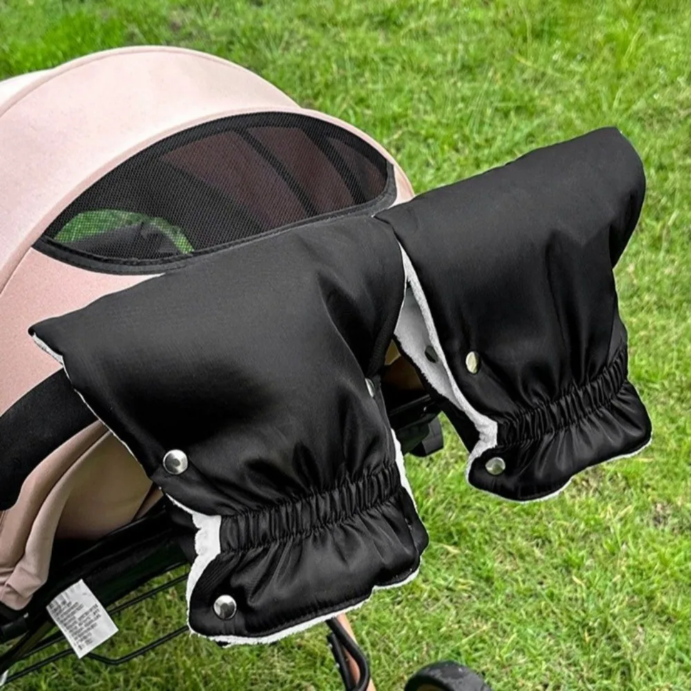 1 Pair Thickened Winter Stroller Gloves Soft Velvet Waterproof Handrail Gloves Warm Black Color Stroller Mitten Outdoor Travel
1 Pair Thickened Winter Stroller Gloves Soft Velvet Waterproof Handrail Gloves Warm Black Color Stroller Mitten Outdoor Travel