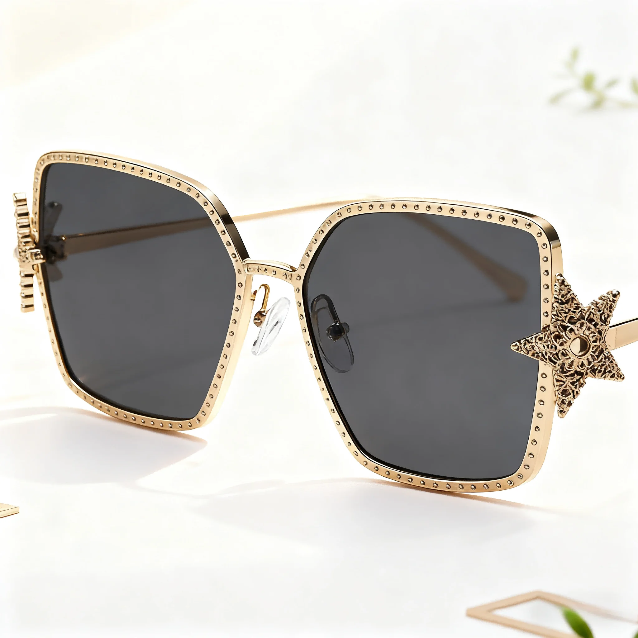 2025 Fashion Square Oversized Sunglasses Vintage Stars Rhinestones Metal Frame Women Sun Glasses Travel Luxury Design Eyewear
2025 Fashion Square Oversized Sunglasses Vintage Stars Rhinestones Metal Frame Women Sun Glasses Travel Luxury Design Eyewear