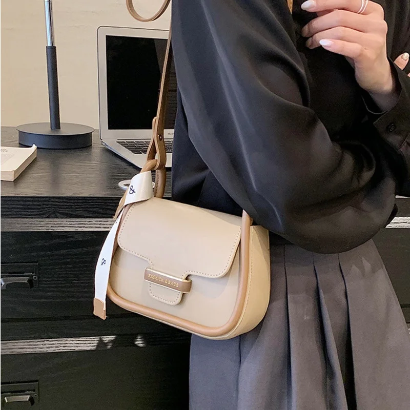 High End 2024 Fashion Summer Korean Edition Contrast Small Square Minimalist Casual Shoulder Crossbody Bag
High End 2024 Fashion Summer Korean Edition Contrast Small Square Minimalist Casual Shoulder Crossbody Bag
