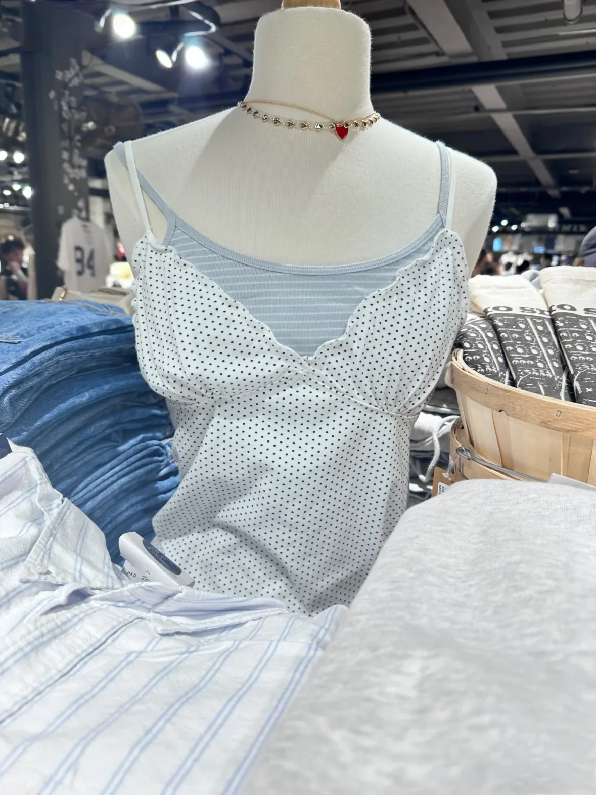 Black Polka Dot White Tank Tops Women Summer Ruffles V Neck Cotton Sleeveless Camisole Female Casual Sweet Basic Slim Crop Top
Black Polka Dot White Tank Tops Women Summer Ruffles V Neck Cotton Sleeveless Camisole Female Casual Sweet Basic Slim Crop Top