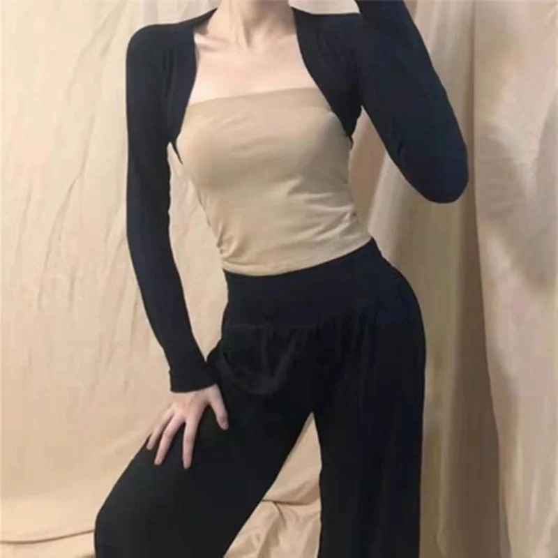 plus Size Ice Silk Knitted Long Sleeve Women's Outerwear Cardigan Spring Summer New Style Shoulder Shawl Trendy Commute Style
plus Size Ice Silk Knitted Long Sleeve Women's Outerwear Cardigan Spring Summer New Style Shoulder Shawl Trendy Commute Style