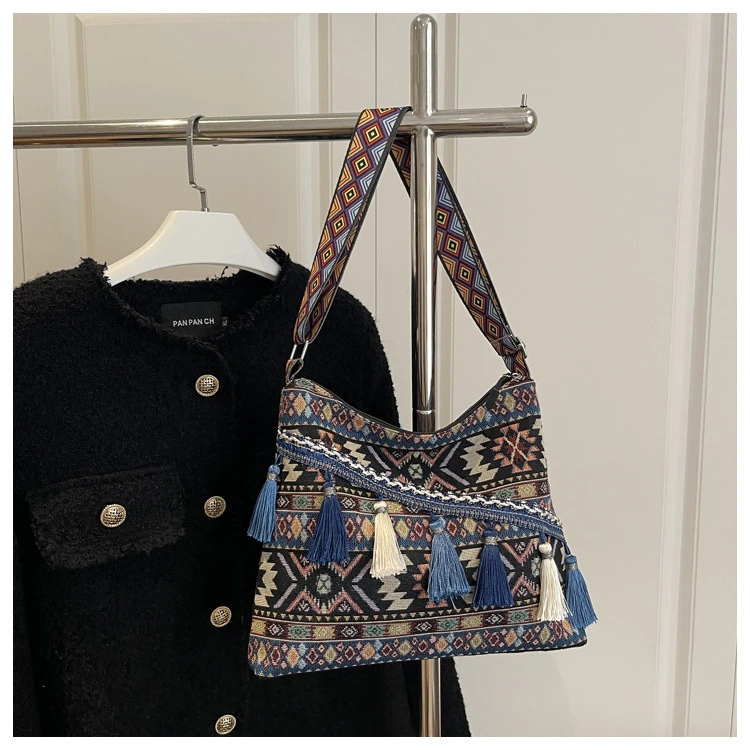 Boho Chic Tassel Crossbody Bag Women Ethnic Pattern Shoulder Purse Vintage Tribal Messenger Bag
Boho Chic Tassel Crossbody Bag Women Ethnic Pattern Shoulder Purse Vintage Tribal Messenger Bag