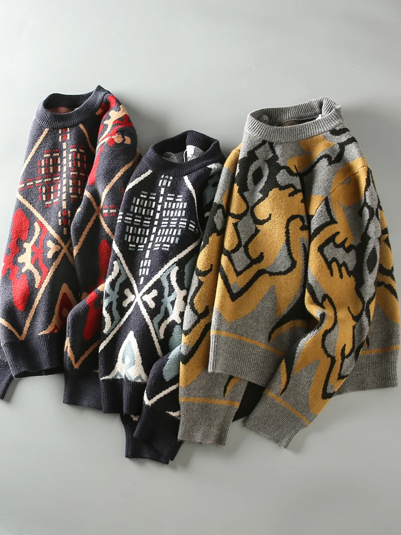 Зимний утепленный модный ретро-свитер с круглым вырезом для мужчин, из кашемира и шерсти, с контрастными цветами, трендовый дизайн.
Зимний утепленный модный ретро-свитер с круглым вырезом для мужчин, из кашемира и шерсти, с контрастными цветами, трендовый дизайн.