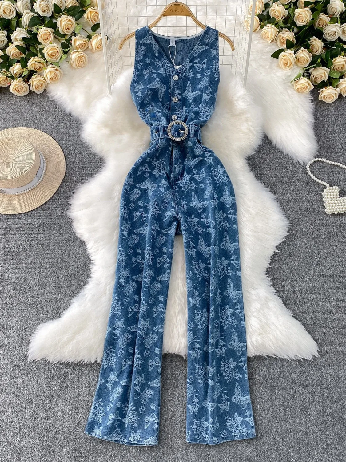 Sleeveless Butterfly Jacquard Denim Blue Jumpsuit V Neck Rhinestone Belt High Waist Wide Leg Overalls Women Summer Casual Romper
Sleeveless Butterfly Jacquard Denim Blue Jumpsuit V Neck Rhinestone Belt High Waist Wide Leg Overalls Women Summer Casual Romper