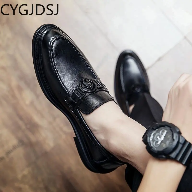 Туфли оксфорды для мужчин повседневные Свадебные классические Слипоны мужские лоферы мужские деловые Костюмные туфли итальянские туфли для мужчин 
Туфли оксфорды для мужчин повседневные Свадебные классические Слипоны мужские лоферы мужские деловые Костюмные туфли итальянские туфли для мужчин