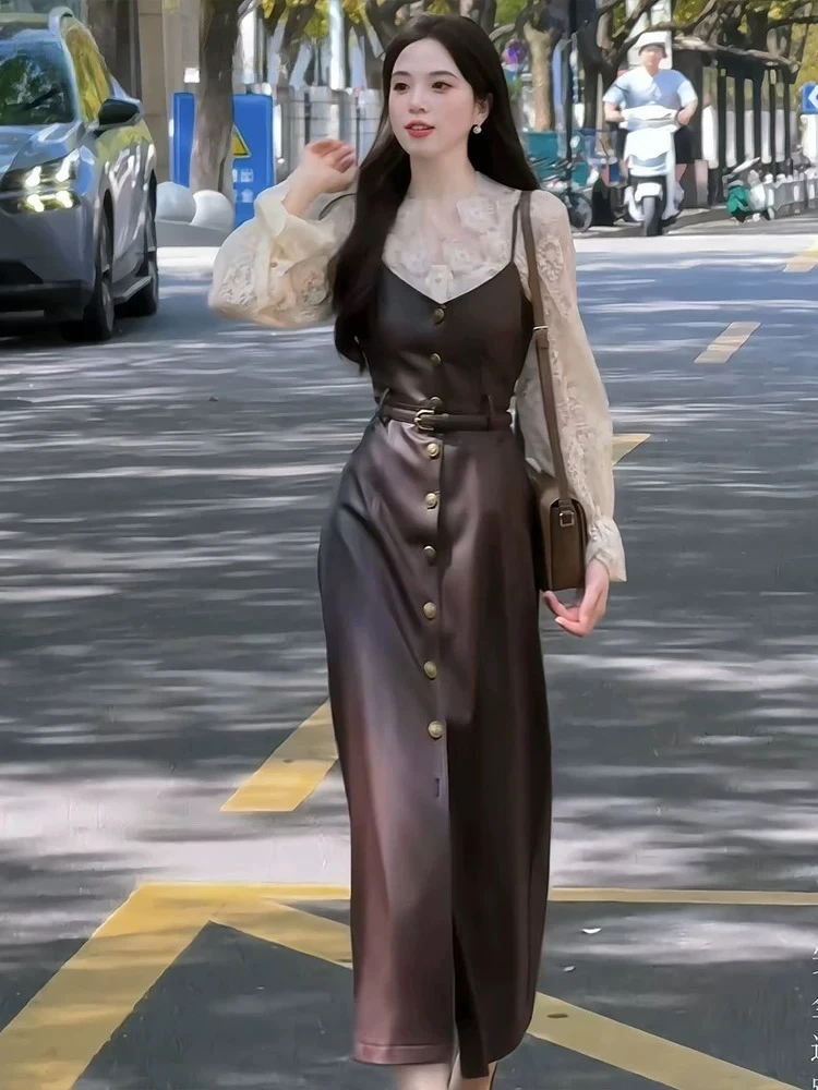 New Autumn High Quality Pu Leather Dress Two Piece Set Women Fashion Slim Lace Long Sleeve V-neck Shirt Top + Sling Dresses Suit
New Autumn High Quality Pu Leather Dress Two Piece Set Women Fashion Slim Lace Long Sleeve V-neck Shirt Top + Sling Dresses Suit