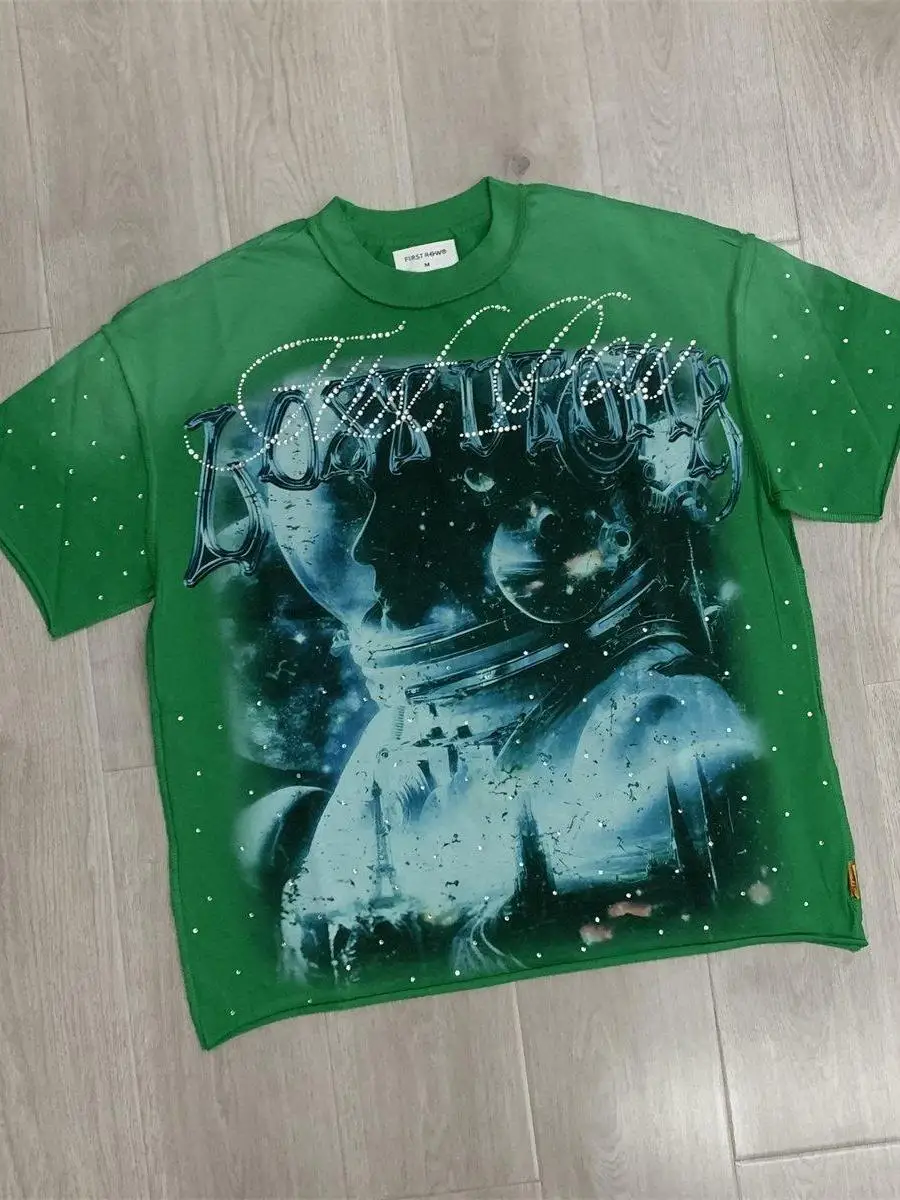 First Row American High Street Green Unisex Loose Fit round Neck Printed Rhinestone Washed Short Sleeve T-Shirt City Walk Cot...
First Row American High Street Green Unisex Loose Fit round Neck Printed Rhinestone Washed Short Sleeve T-Shirt City Walk Cot...