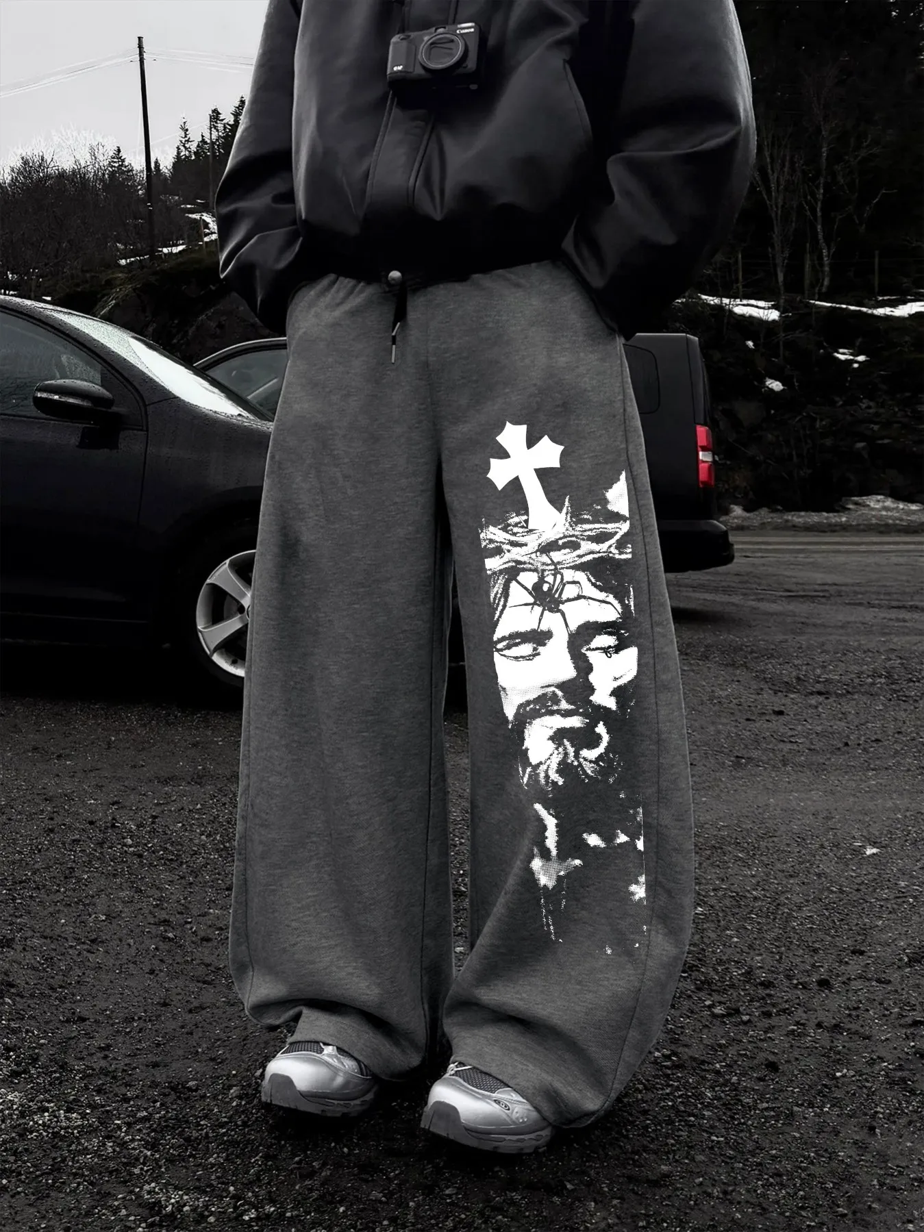 Мужские повседневные брюки с индивидуальным религиозным принтом и крестообразным узором, на шнурке, в уличном стиле, свободные, с широкими штанинами
Мужские повседневные брюки с индивидуальным религиозным принтом и крестообразным узором, на шнурке, в уличном стиле, свободные, с широкими штанинами