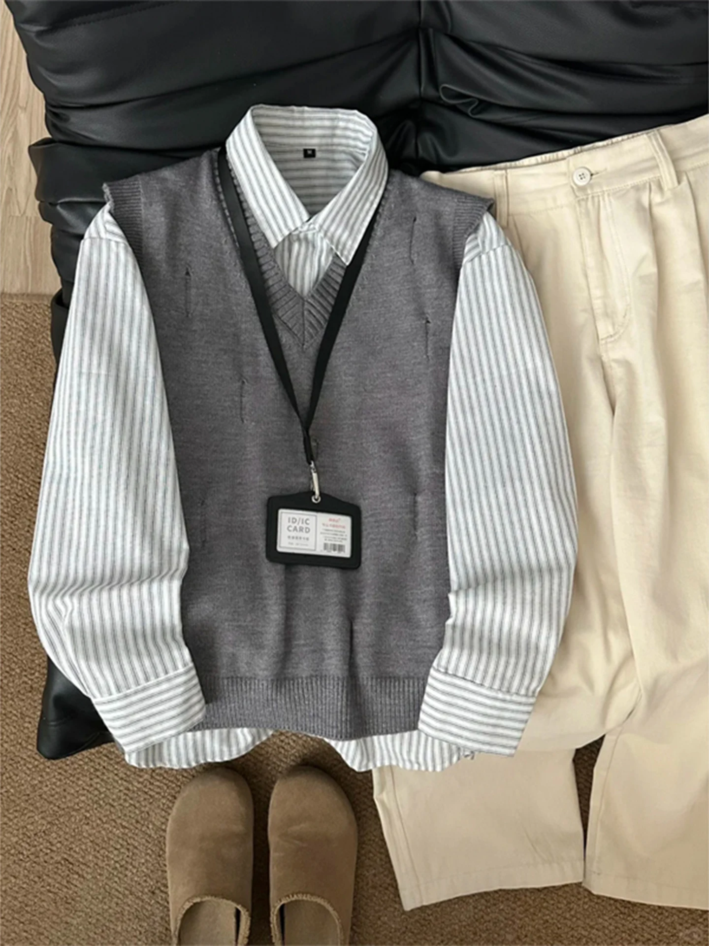 Мужской вязаный жилет в американском ретро-стиле для осеннего сезона, многослойная внутренняя одежда, вязаная куртка с подплечниками, повседневный стиль
Мужской вязаный жилет в американском ретро-стиле для осеннего сезона, многослойная внутренняя одежда, вязаная куртка с подплечниками, повседневный стиль