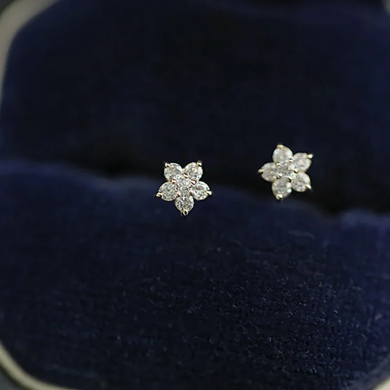 1 Pair of Five-Pointed Star Zircon Earrings S925 Sterling Silver Elegant Trendy Women's Accessories Gift for All Occasions
1 Pair of Five-Pointed Star Zircon Earrings S925 Sterling Silver Elegant Trendy Women's Accessories Gift for All Occasions