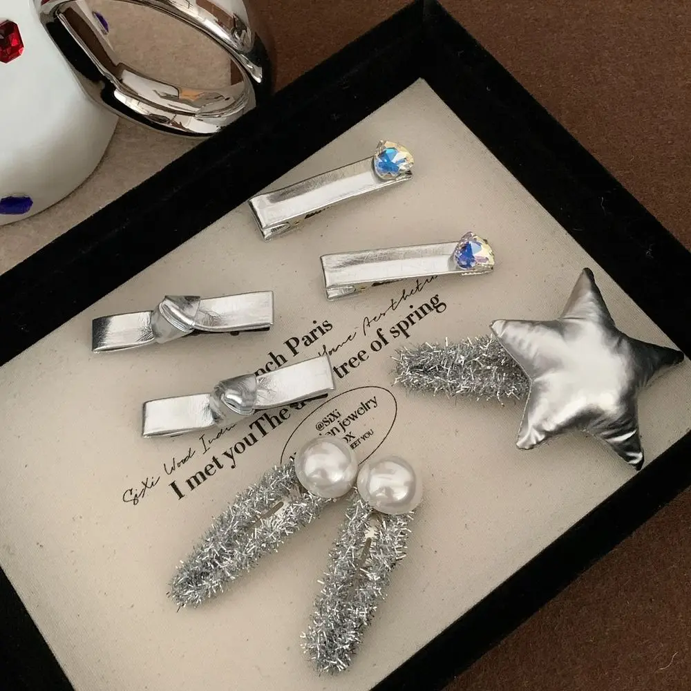 Pearl Bow Hairpin Cool Pu Leather Balletcore Y2k Headwear Alloy Bowknot Silver Star Hair Cip Lolita
Pearl Bow Hairpin Cool Pu Leather Balletcore Y2k Headwear Alloy Bowknot Silver Star Hair Cip Lolita