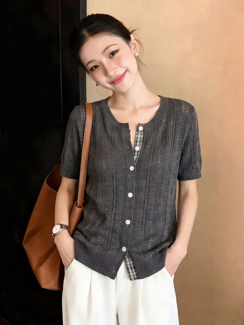 Elegant Grey Ice Silk Knitted Open Cardigan Women's Summer Fashion Hollow out Short Sleeve T-Shirt Top Commute Outfit
Elegant Grey Ice Silk Knitted Open Cardigan Women's Summer Fashion Hollow out Short Sleeve T-Shirt Top Commute Outfit
