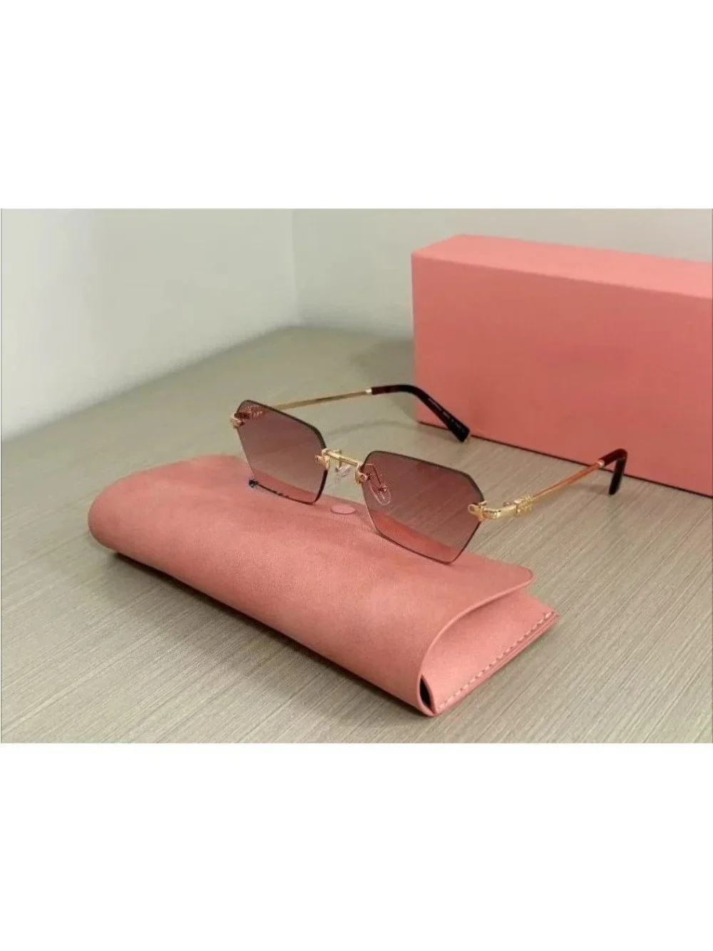 2025 New Retro Round Polarized Sunglasses - Small Frame UV400 Cat Eye Shades for Women, Fashion Anti-Glare Driving Glasses
2025 New Retro Round Polarized Sunglasses - Small Frame UV400 Cat Eye Shades for Women, Fashion Anti-Glare Driving Glasses