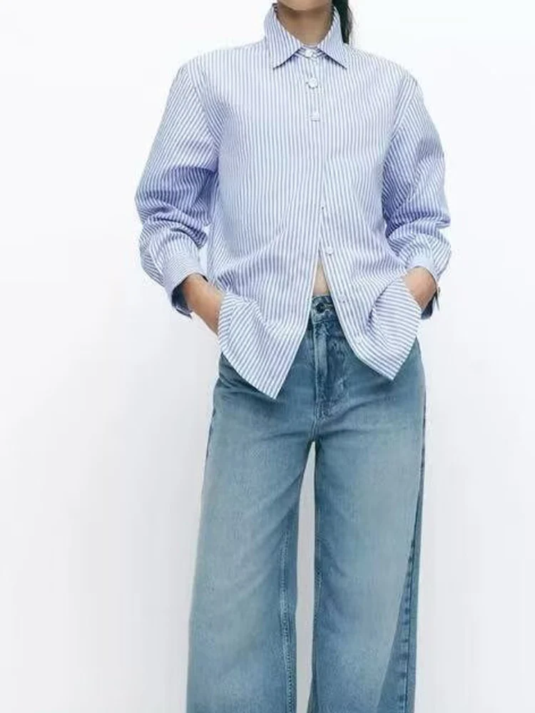 New fashion women's clothing European and American style stitching button decoration long sleeve lapel simple shirt
New fashion women's clothing European and American style stitching button decoration long sleeve lapel simple shirt