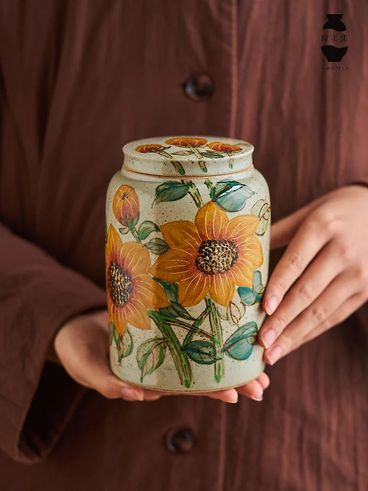 High-value tea pot hand-painted flowers Longjing black tea Chinese style household ceramic storage tank
High-value tea pot hand-painted flowers Longjing black tea Chinese style household ceramic storage tank