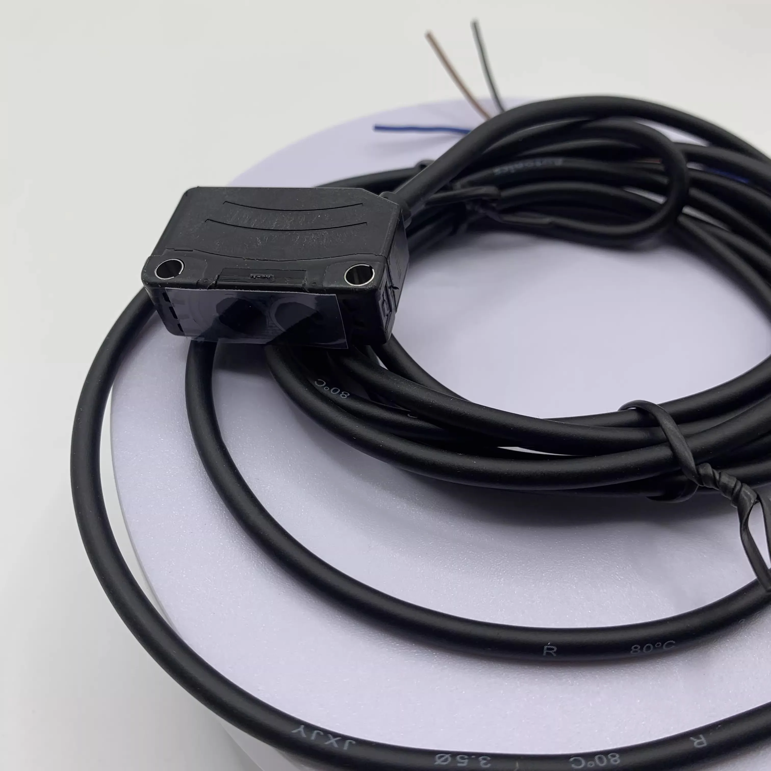 Фотоэлектрический датчик Autonics BJ100-DDT-P, диффузное отражение, расстояние 10 см, PNP
Фотоэлектрический датчик Autonics BJ100-DDT-P, диффузное отражение, расстояние 10 см, PNP