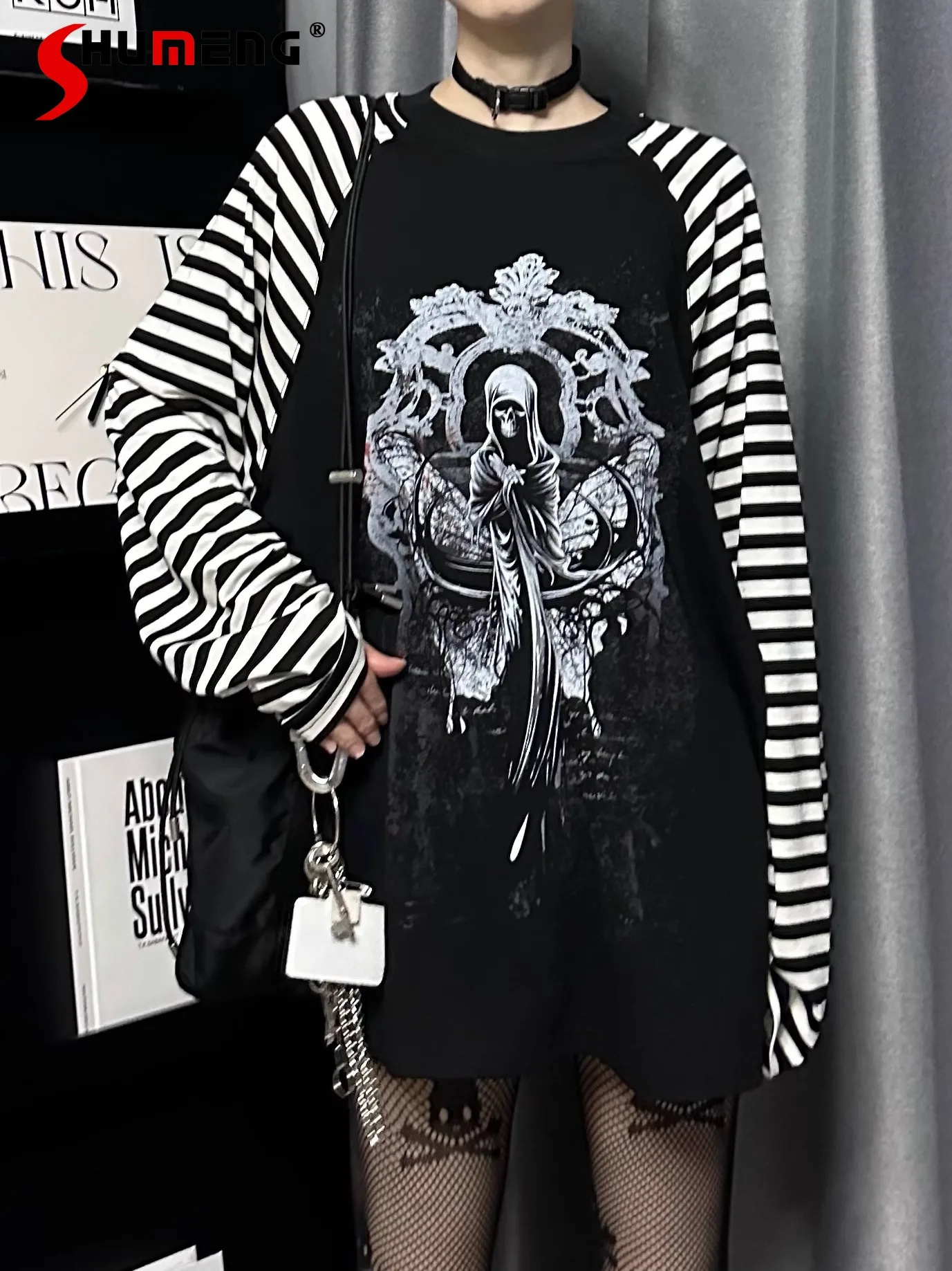 Street Dark Punk Subculture Long Sleeve T-shirt Round Neck Print Striped Splicing Loose Casual Long Shirt Tops Tees Women Spring
Street Dark Punk Subculture Long Sleeve T-shirt Round Neck Print Striped Splicing Loose Casual Long Shirt Tops Tees Women Spring