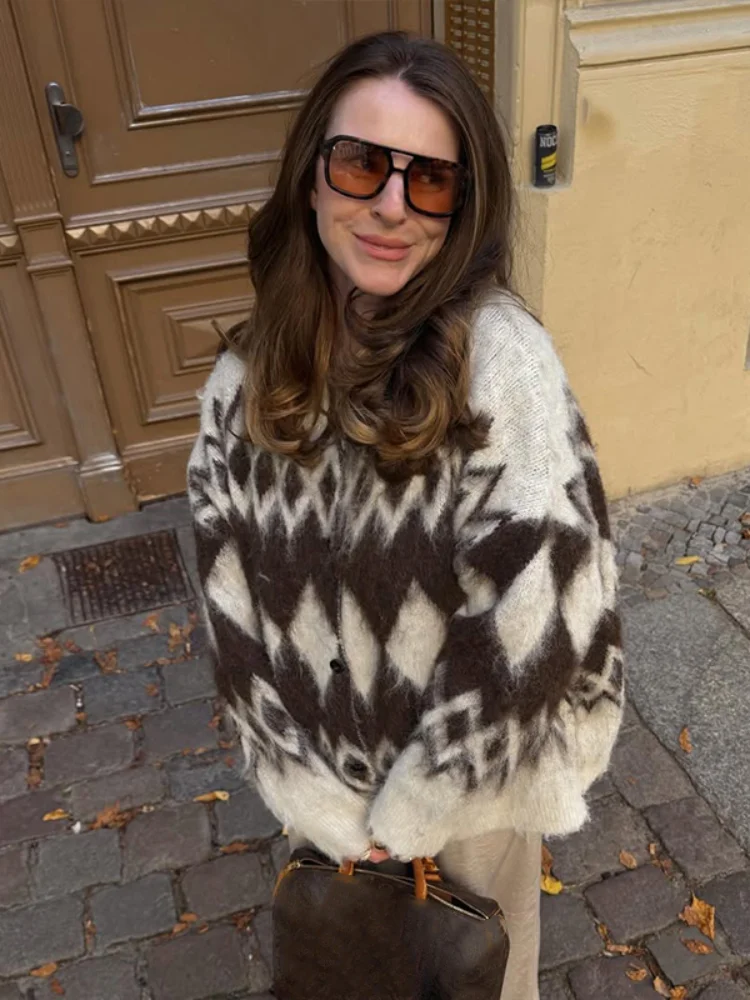 Daily Brown-white Women Crew Neck Knitted Cardigan Casual Elegant Full Sleeve Loose Sweater 2025 Winter Lady Commuting Sweaters
Daily Brown-white Women Crew Neck Knitted Cardigan Casual Elegant Full Sleeve Loose Sweater 2025 Winter Lady Commuting Sweaters