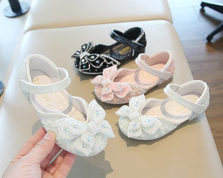Girls Princess Shoes Spring Autumn New Children's Sandals Colorful Diamonds Girl Show Bow Treasure Perform Wedding Single Shoes
Girls Princess Shoes Spring Autumn New Children's Sandals Colorful Diamonds Girl Show Bow Treasure Perform Wedding Single Shoes