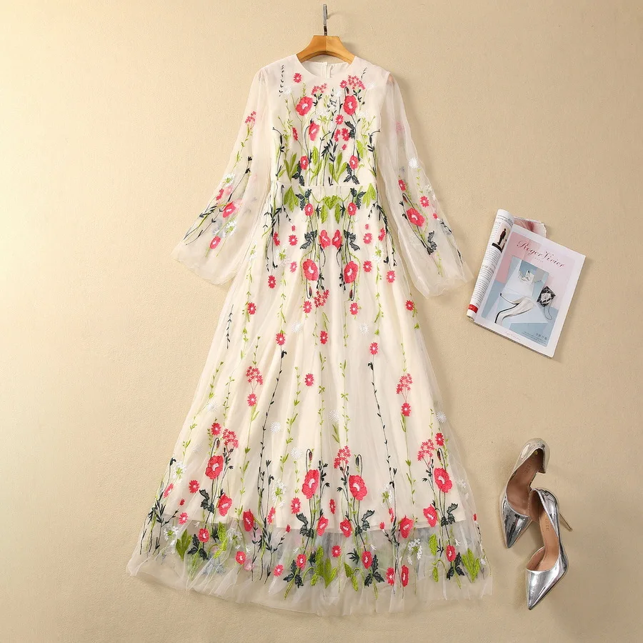 European and American women's dress 2023 winter new Round neck Long sleeve gauze embroidery fashion Pleated dress XXL
European and American women's dress 2023 winter new Round neck Long sleeve gauze embroidery fashion Pleated dress XXL
