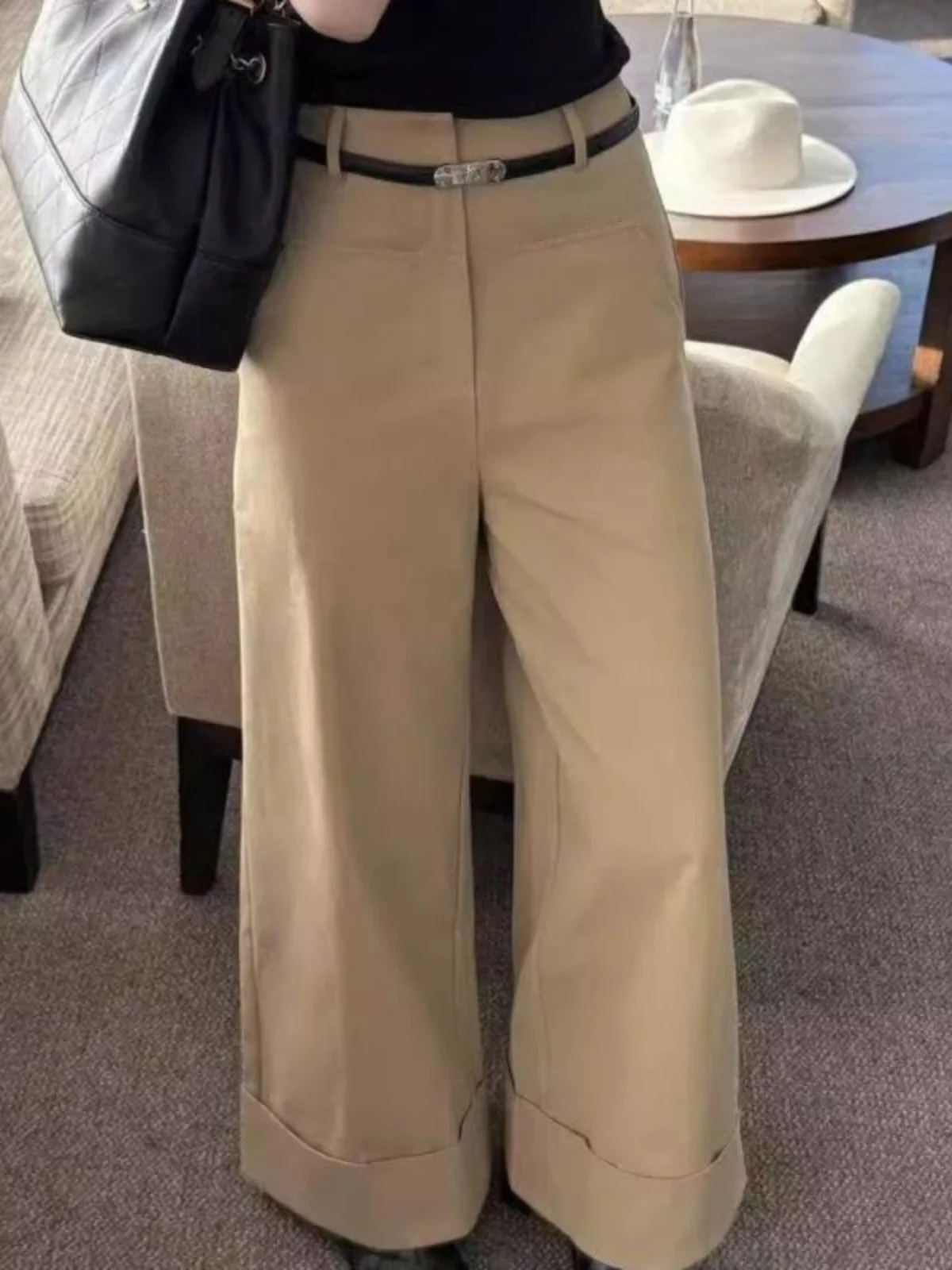 Женские повседневные брюки с высокой талией, широкими штанинами и прямым кроем, весна 2026, корейский стиль, свободный крой, с отворотами на манжетах
Женские повседневные брюки с высокой талией, широкими штанинами и прямым кроем, весна 2026, корейский стиль, свободный крой, с отворотами на манжетах